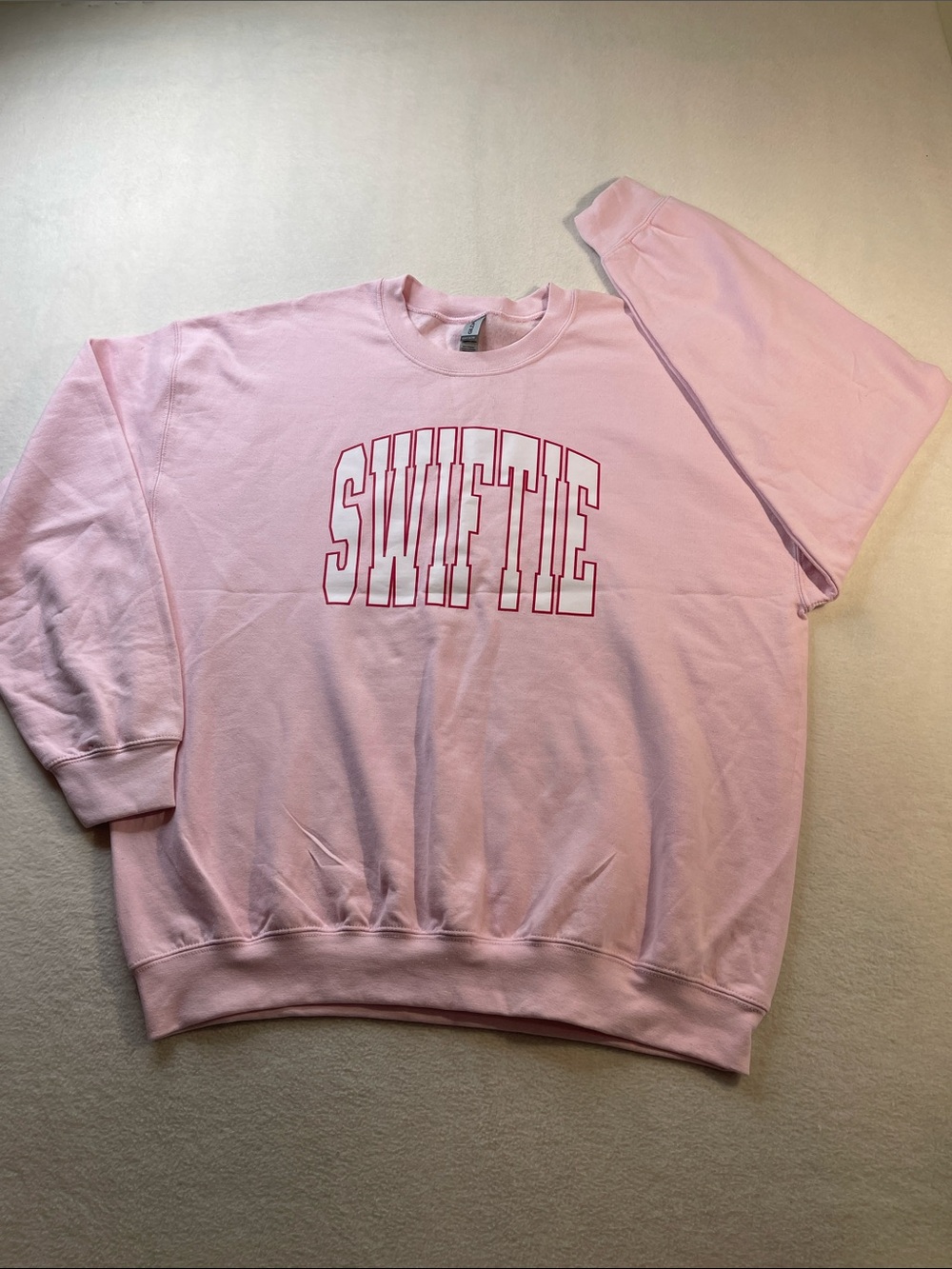 Gildan Pink 'SWIFTIE' Crewneck Sweatshirt WOMENS SIZE XL